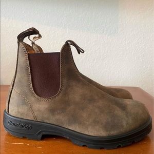 #585 Women’s Classics Chelsea Boots Rustic Brown